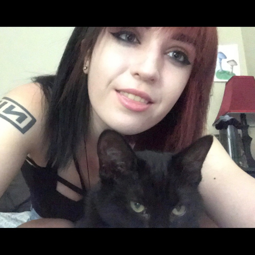 Meet your Posher, Kayla